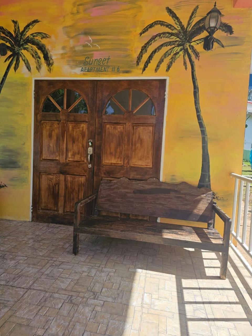 Fish Tobago Guesthouse Or Joy And Brandon Guesthouse Buccoo Номер фото