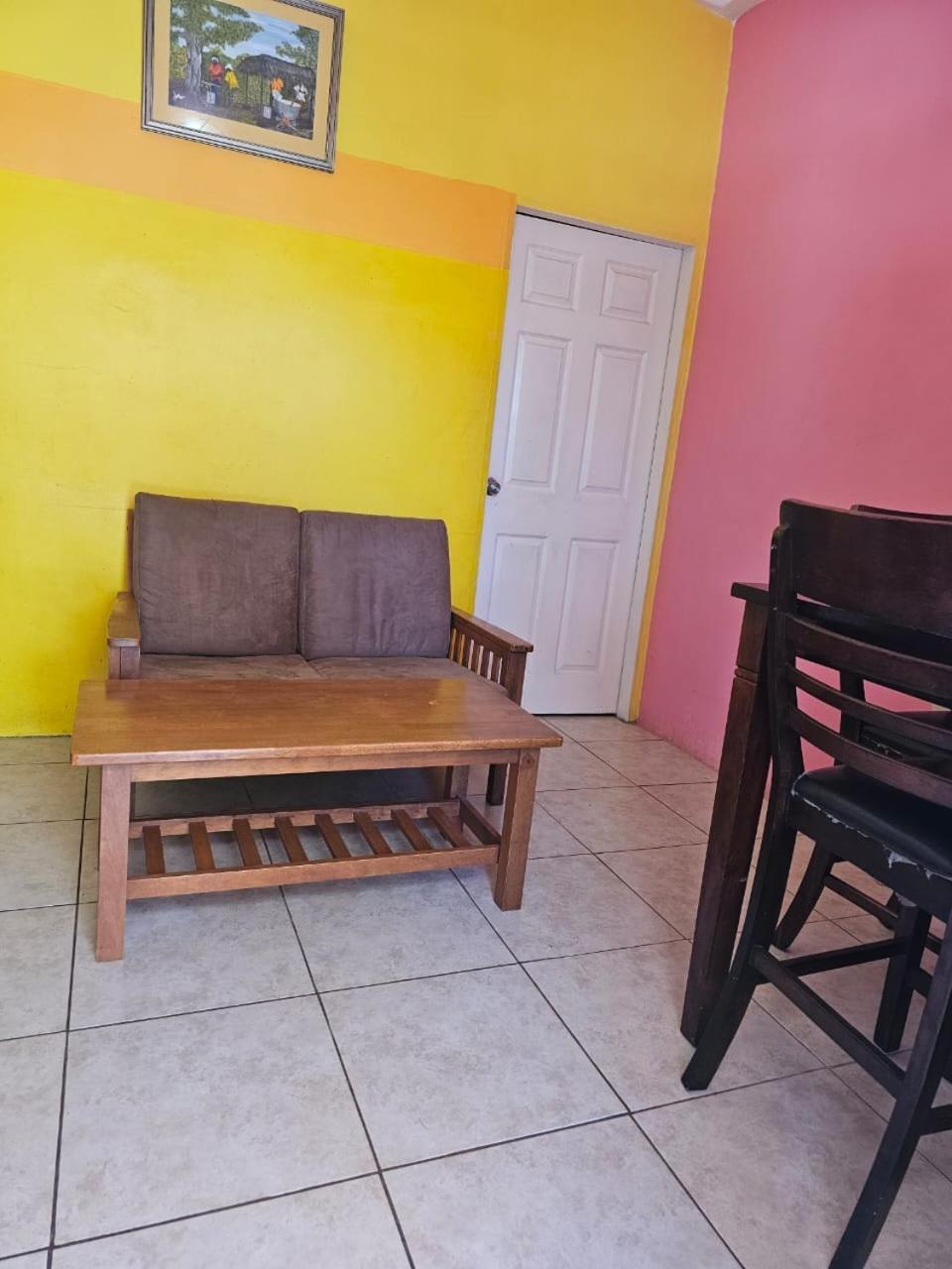 Fish Tobago Guesthouse Or Joy And Brandon Guesthouse Buccoo Номер фото