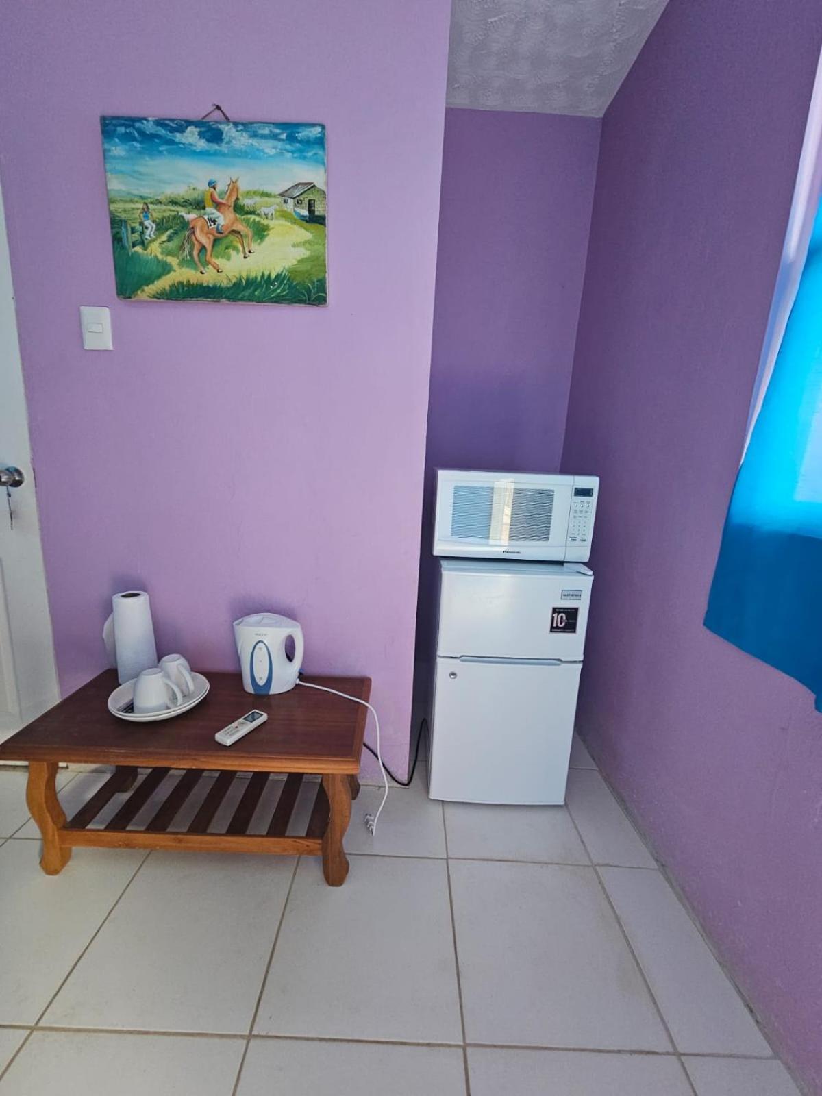Fish Tobago Guesthouse Or Joy And Brandon Guesthouse Buccoo Номер фото